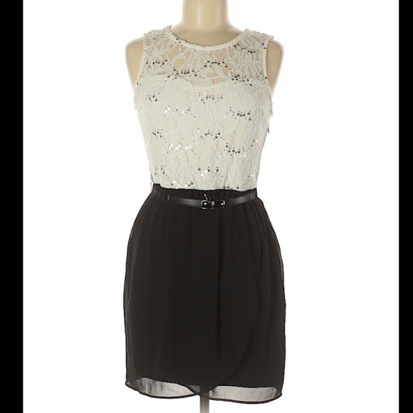 NEW Iz Byer California Sleeveless Lace Top… - Picture 10 of 14